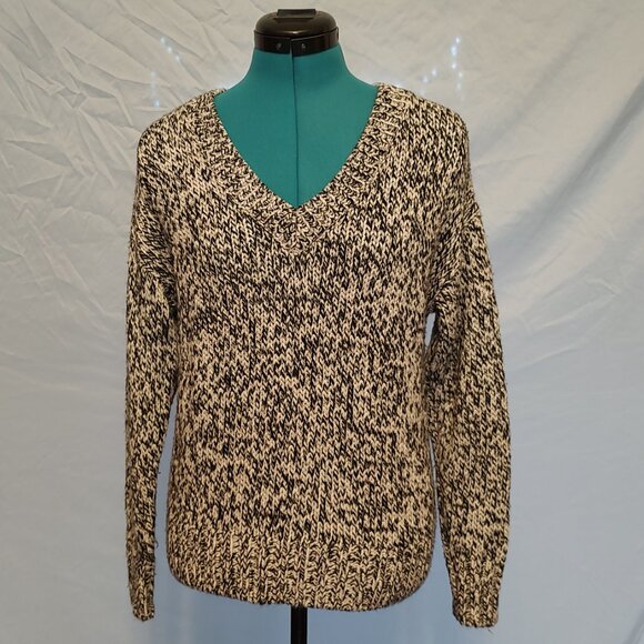 Victoria's Secret Sweater - Picture 1 of 4